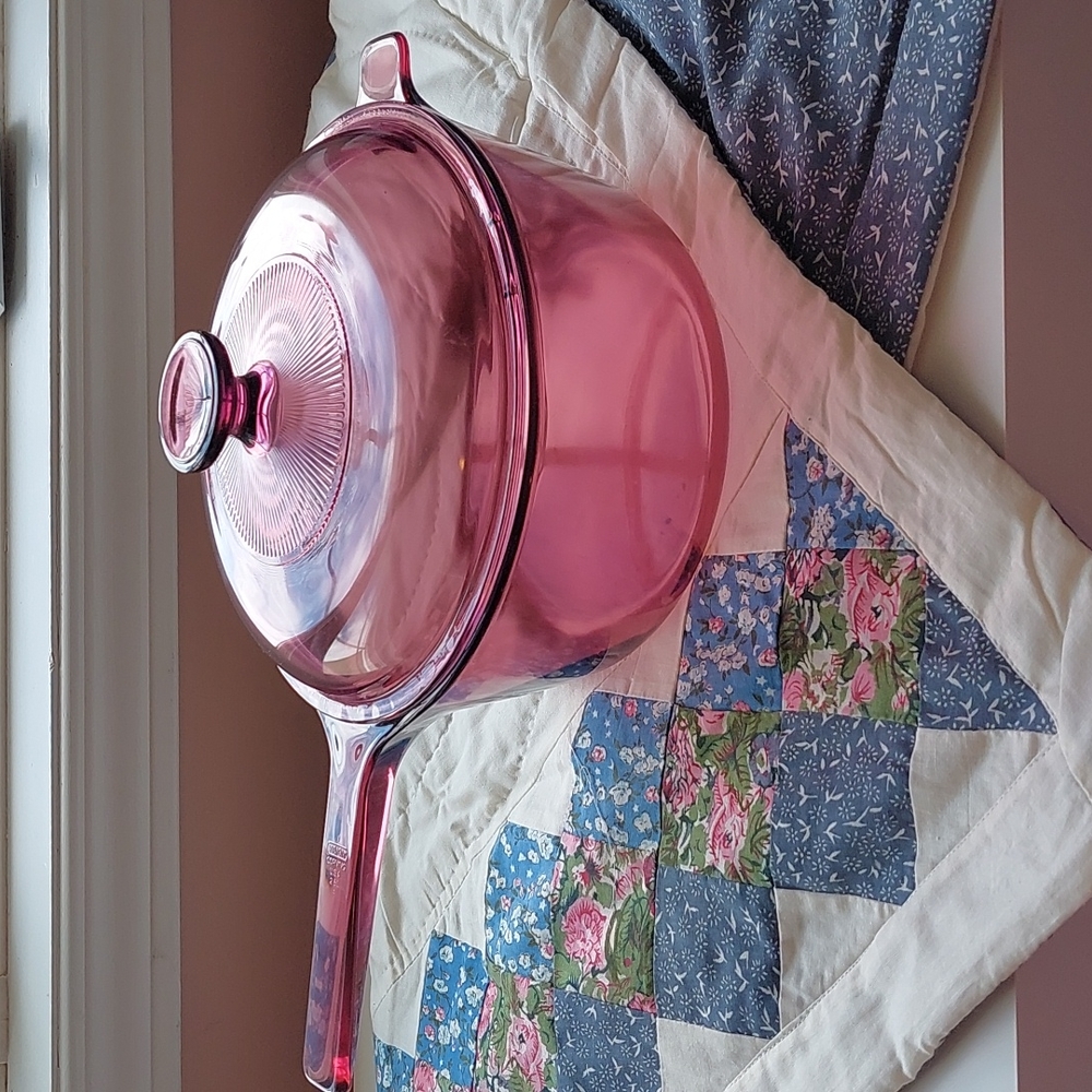 2.5L Visions Pyrex Cranberry Saucepan Vintage Glass